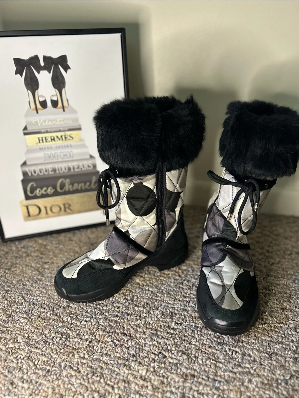 COACH ultra-rare Sasha model winter size 7.5